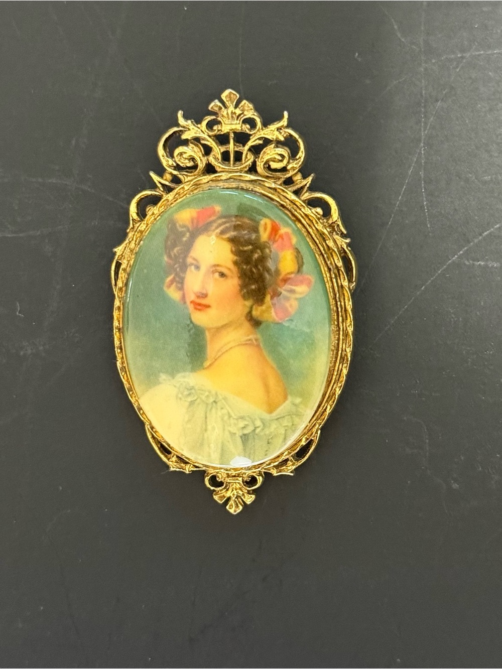 Vintage ART Arthur Pepper Victorian Revival Portrait Cameo Brooch Ornate Gold